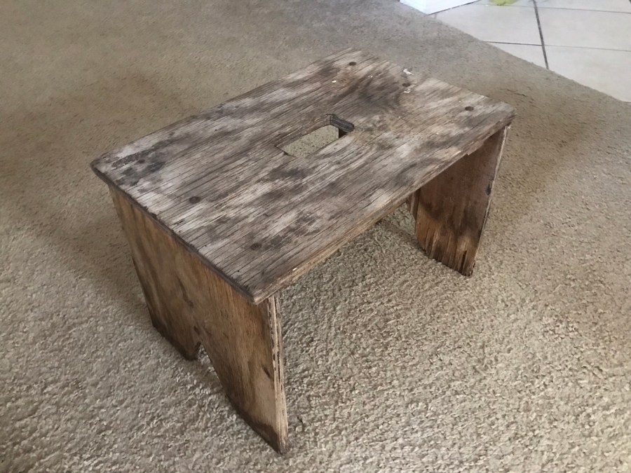 Recycling a Piece of the Past: The Neglected&nbsp;Footstool